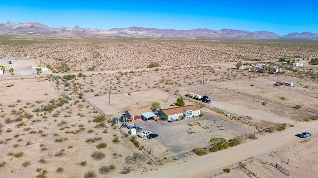 705 S Eden Road, Golden Valley, AZ 86413