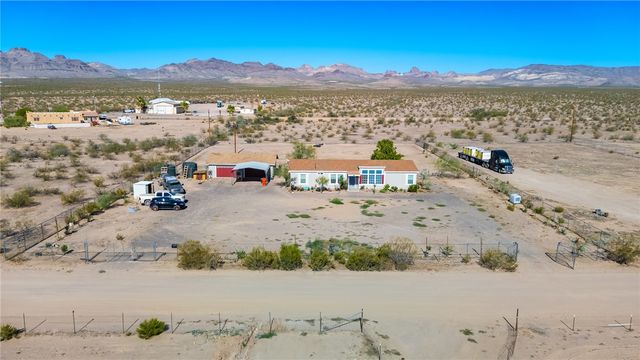 705 S Eden Road, Golden Valley, AZ 86413