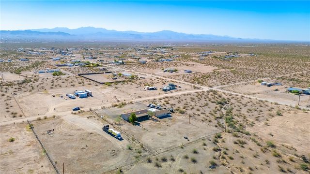 705 S Eden Road, Golden Valley, AZ 86413