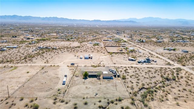 705 S Eden Road, Golden Valley, AZ 86413