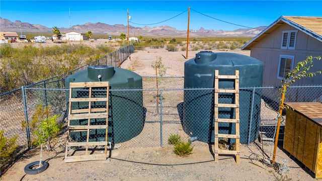 705 S Eden Road, Golden Valley, AZ 86413