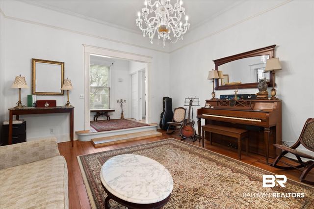 200 S Georgia Avenue, Mobile, AL 36604