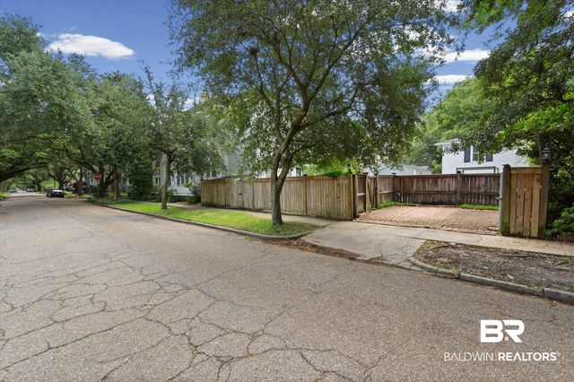 200 S Georgia Avenue, Mobile, AL 36604