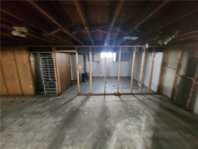 1894 Lealand Avenue, Youngstown, OH 44514