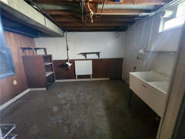 1894 Lealand Avenue, Youngstown, OH 44514