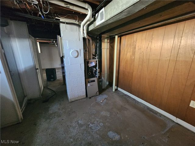 1894 Lealand Avenue, Youngstown, OH 44514