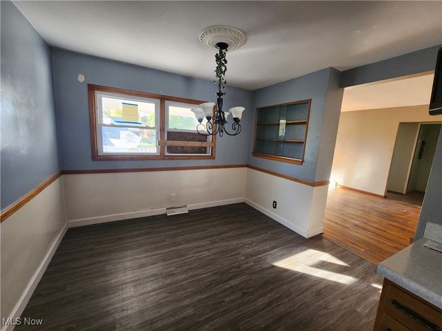 1894 Lealand Avenue, Youngstown, OH 44514