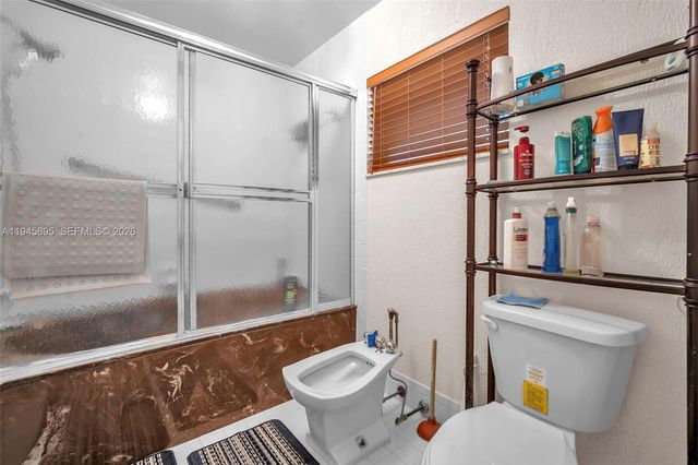 8221 Pine Dr 61, Tamarac, FL 33321