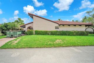 8221 Pine Dr 61, Tamarac, FL 33321
