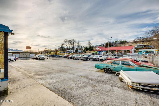 905 Bloomingdale Pike, Kingsport, TN 37660