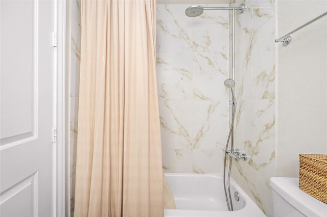 8668 Emnora Lane, Houston, TX 77080