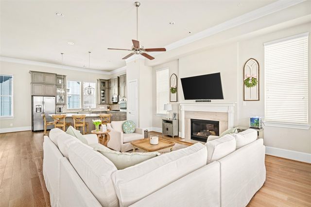 8668 Emnora Lane, Houston, TX 77080