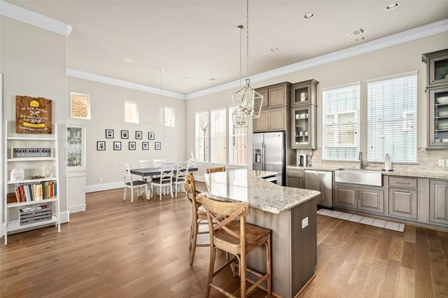 8668 Emnora Lane, Houston, TX 77080