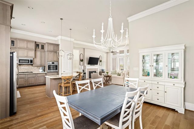 8668 Emnora Lane, Houston, TX 77080