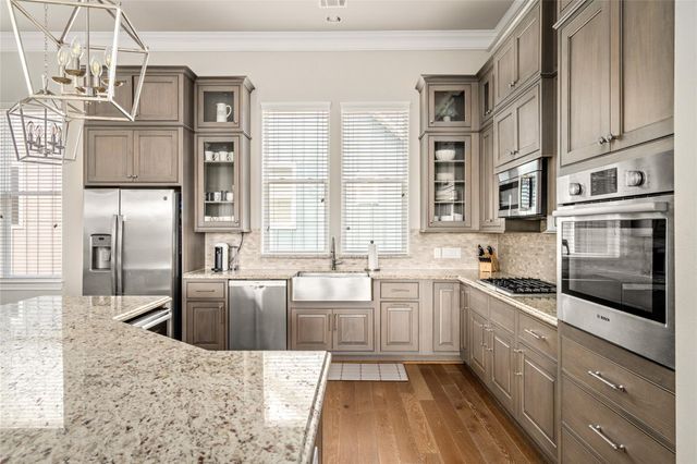 8668 Emnora Lane, Houston, TX 77080