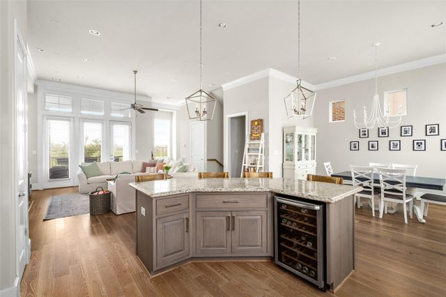 8668 Emnora Lane, Houston, TX 77080