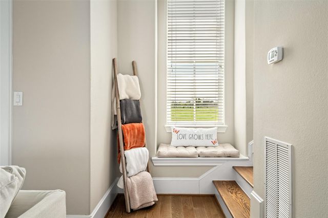 8668 Emnora Lane, Houston, TX 77080