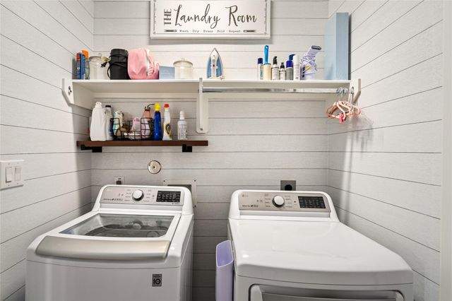 8668 Emnora Lane, Houston, TX 77080