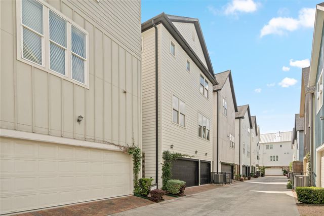 8668 Emnora Lane, Houston, TX 77080