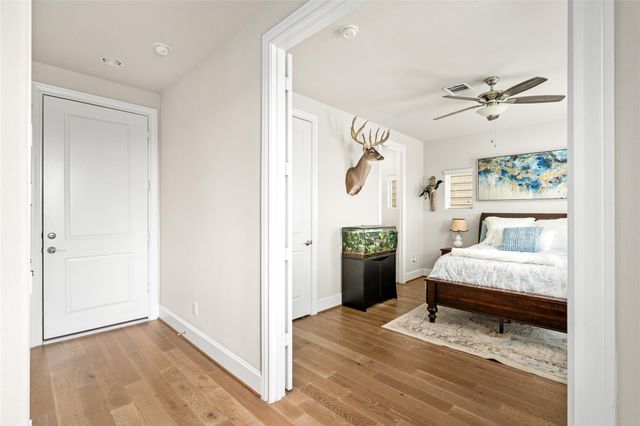 8668 Emnora Lane, Houston, TX 77080