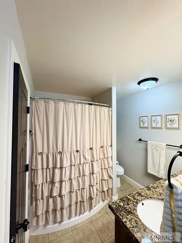 3688 Shale Avenue, Ammon, ID 83401