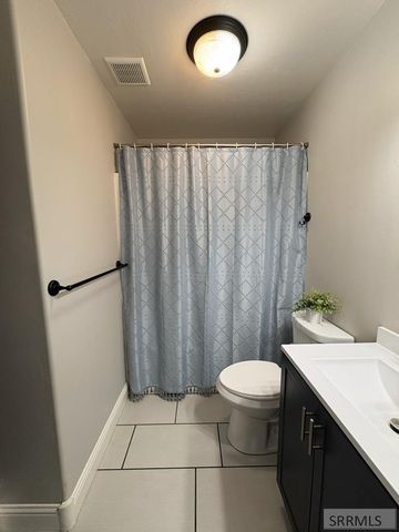 3688 Shale Avenue, Ammon, ID 83401