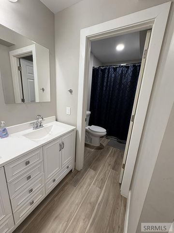 3688 Shale Avenue, Ammon, ID 83401