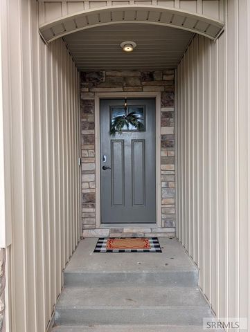 3688 Shale Avenue, Ammon, ID 83401