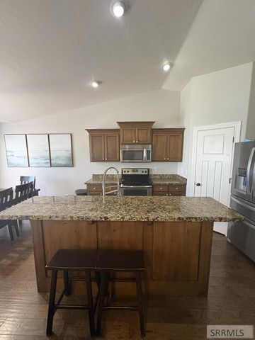 3688 Shale Avenue, Ammon, ID 83401