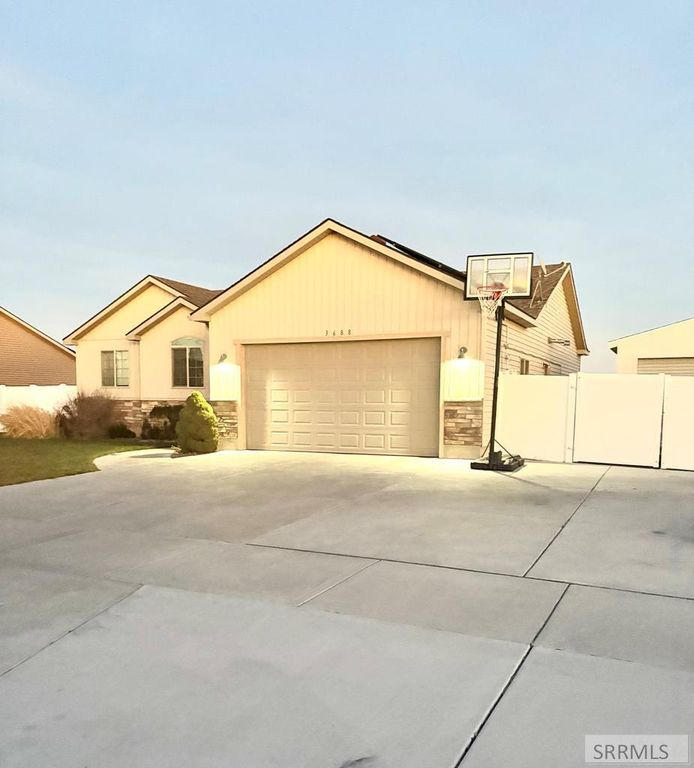 3688 Shale Avenue, Ammon, ID 83401