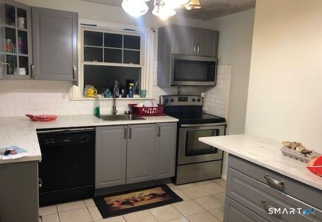 168 Wainwright Pl Place, Stratford, CT 06614