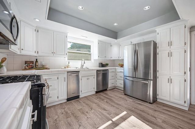 4950 Richwood Ct, Fair Oaks, CA 95628