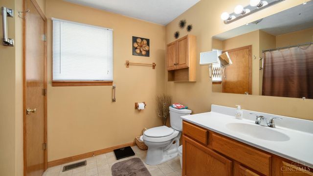 104 Maple Ridge, Mt Orab, OH 45154