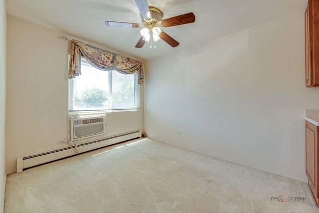 2604 N Windsor Drive 204, Arlington Heights, IL 60004
