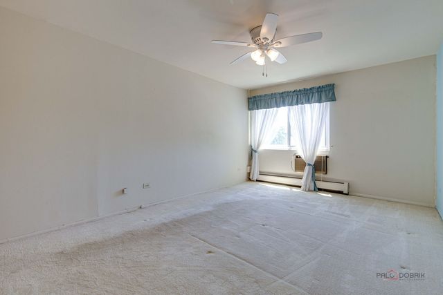 2604 N Windsor Drive 204, Arlington Heights, IL 60004