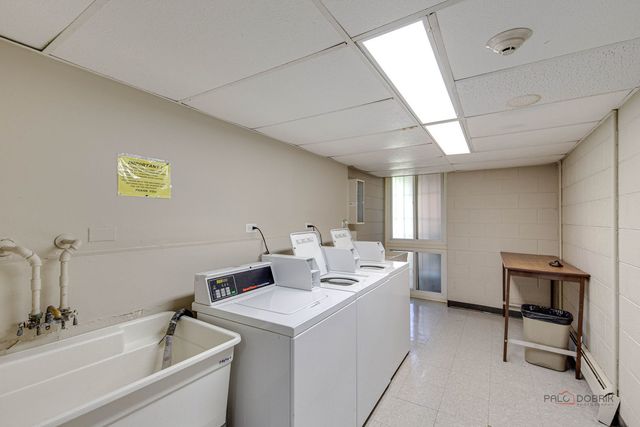 2604 N Windsor Drive 204, Arlington Heights, IL 60004