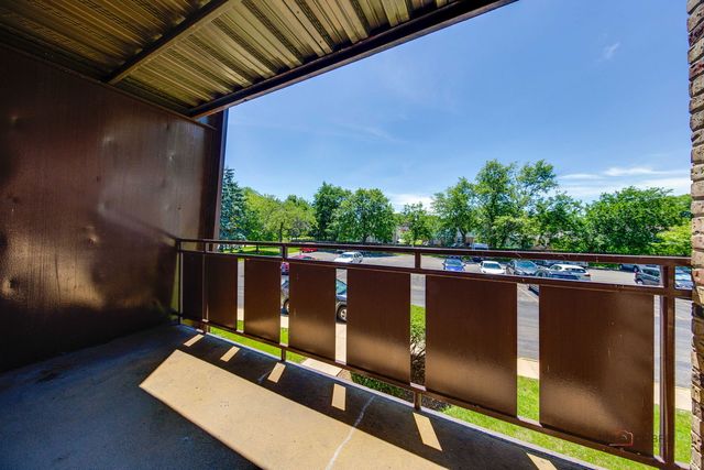 2604 N Windsor Drive 204, Arlington Heights, IL 60004