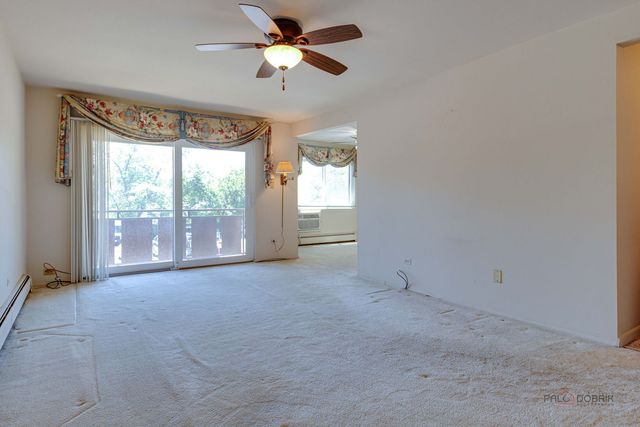 2604 N Windsor Drive 204, Arlington Heights, IL 60004