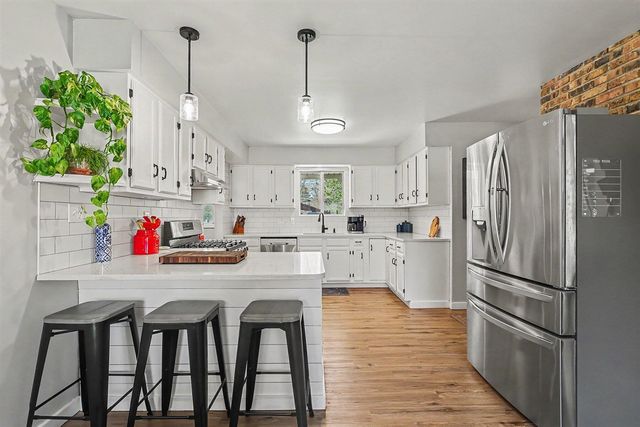 16224 Pinewood Avenue, Spring Lake, MI 49456