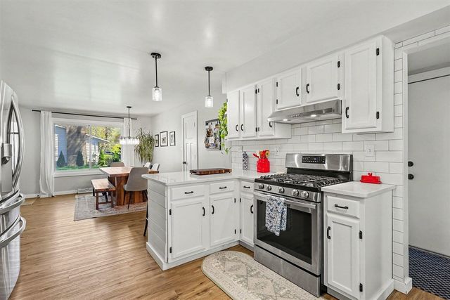 16224 Pinewood Avenue, Spring Lake, MI 49456