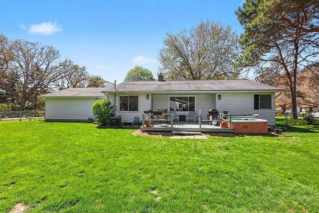 16224 Pinewood Avenue, Spring Lake, MI 49456