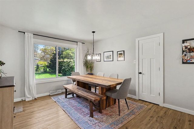 16224 Pinewood Avenue, Spring Lake, MI 49456