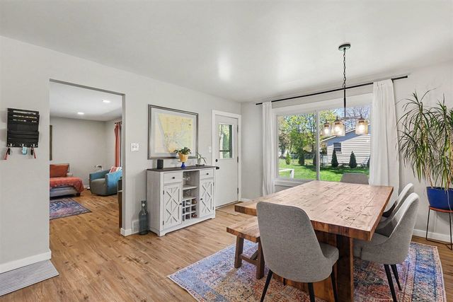 16224 Pinewood Avenue, Spring Lake, MI 49456