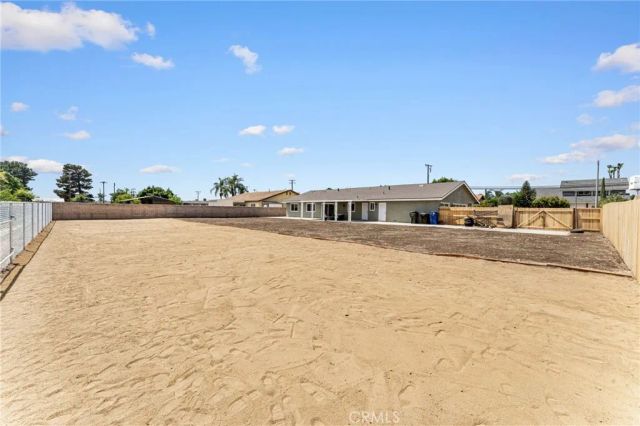 4565 Grand Avenue, Montclair, CA 91763