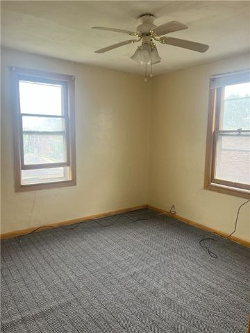 842 Cedar Ave, Sharon, PA 16146