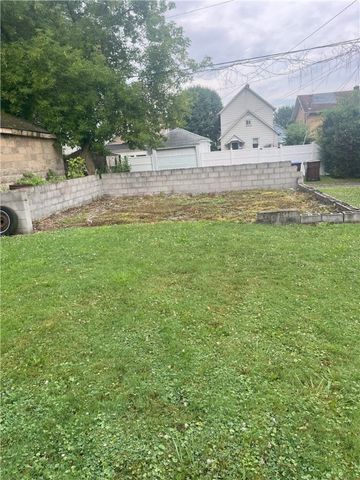 842 Cedar Ave, Sharon, PA 16146