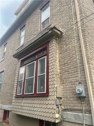 842 Cedar Ave, Sharon, PA 16146