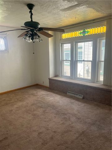 842 Cedar Ave, Sharon, PA 16146