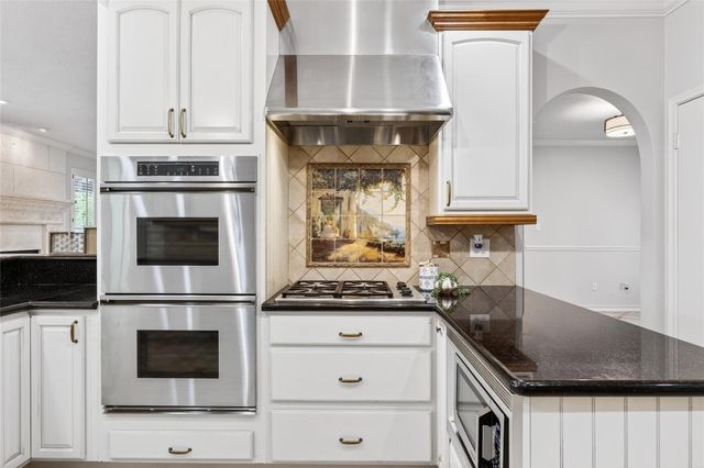 15502 Contender Lane, Friendswood, TX 77546