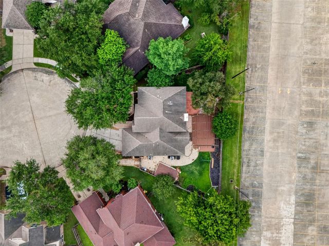 15502 Contender Lane, Friendswood, TX 77546